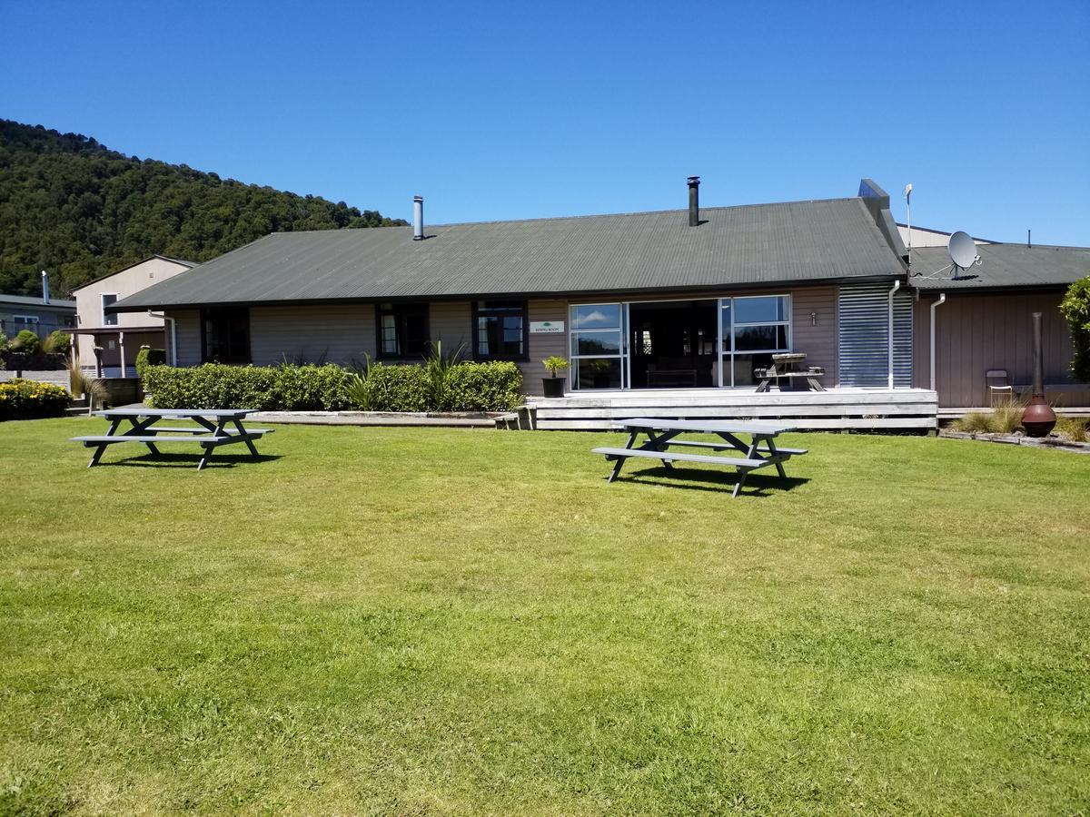 The Crossing Lodge Erua Exterior foto